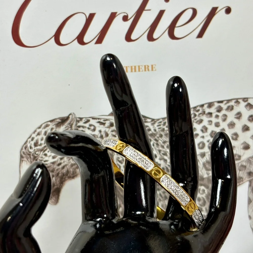 A-1DC-42: BRACELET: Gold-Tone w/Circle & Dash Detailing & Rhinestones, NWOT